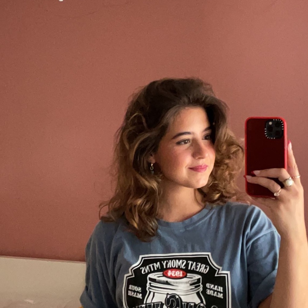 Meet your Posher, Julia